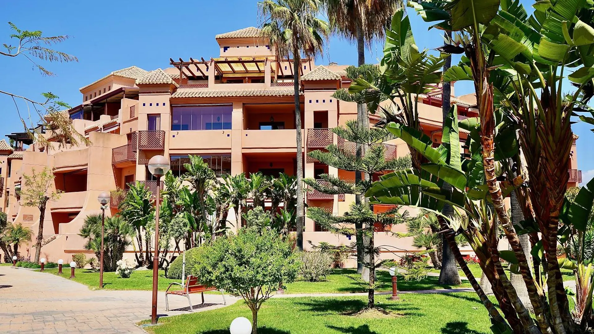 Apartamento Ático en urbanización de lujo en Playa Granada Motril 0*,